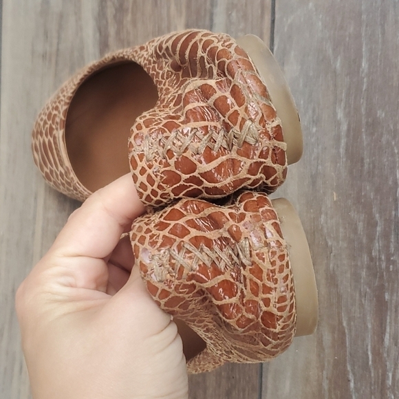 Lucky Brand Emmie Woman Animal print Leather ballet flats shoes sz 8M - Picture 5 of 9